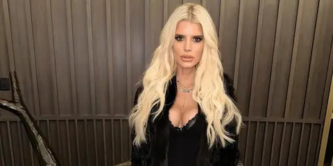 Jessica Simpson Flaunts Her Swimsuit “Revenge Body” After Divorce