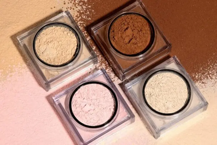How blurring makeup works.