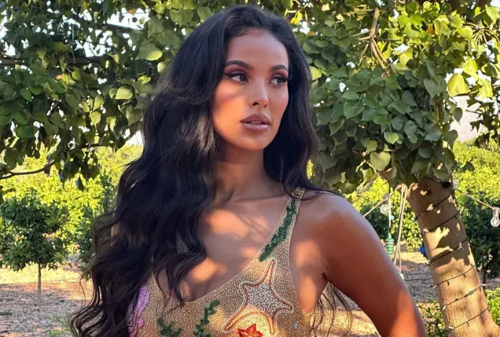 mayajama | Instagram | Maya's beachy waves are what steal the show.