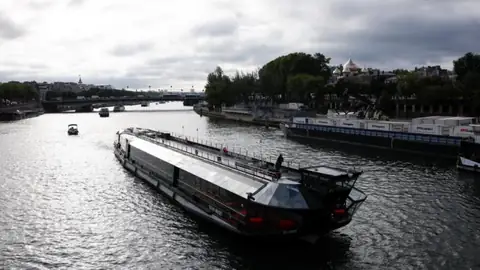 France Protest Takes Bizarre Turn As Parisians Threaten to Poop in the River Seine